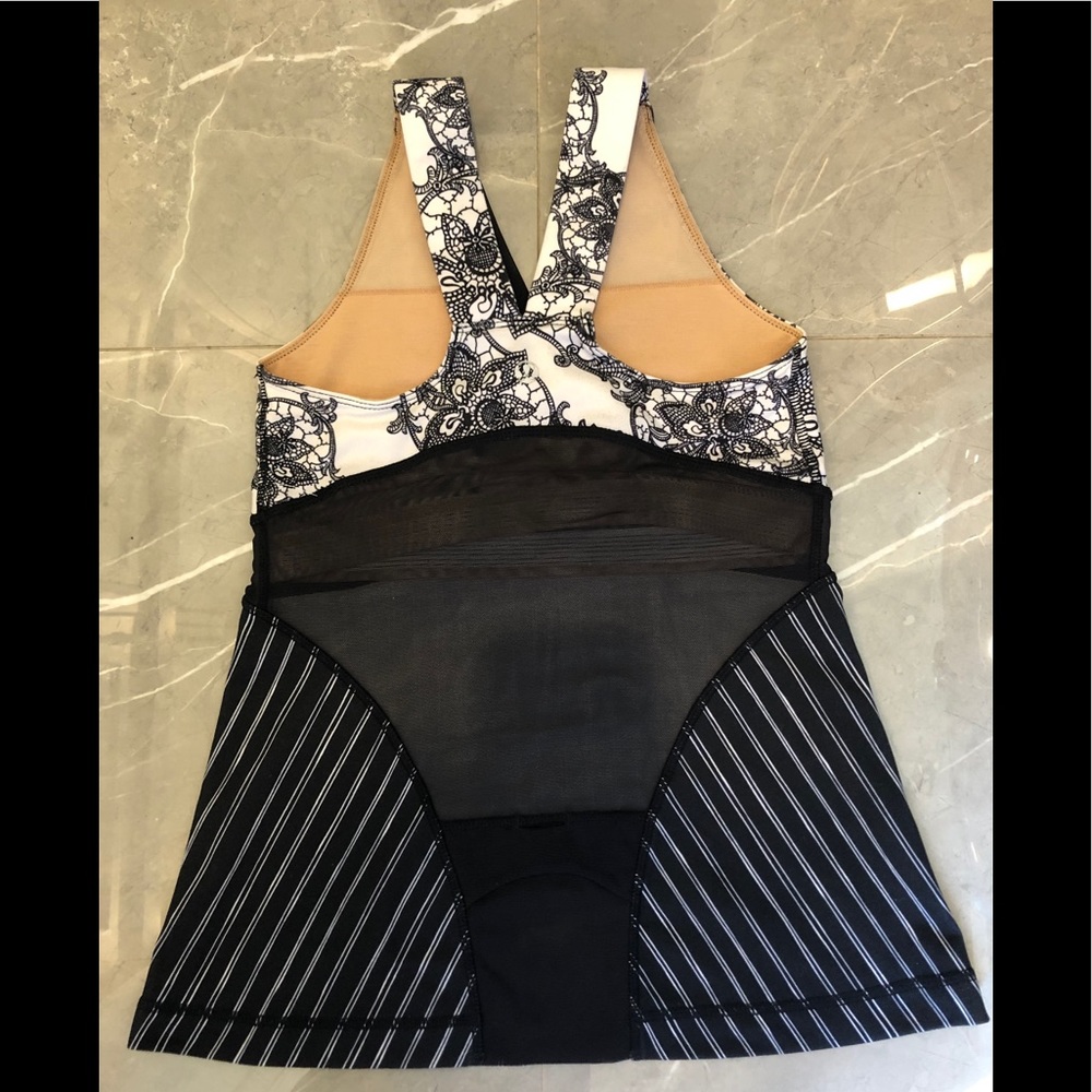 Lulu lemon top - Picture 3 of 4